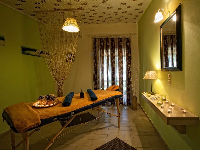 Venus Beach Hotel Bungalows Nea Styra Ngoại thất bức ảnh